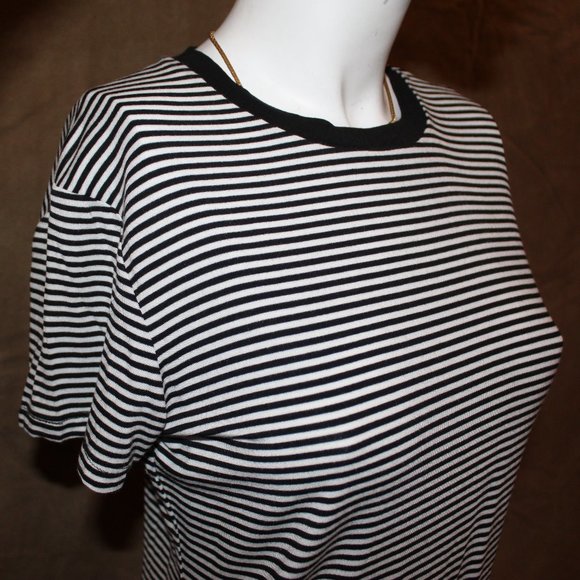 Kendall & Kylie Crop Top - Picture 2 of 6